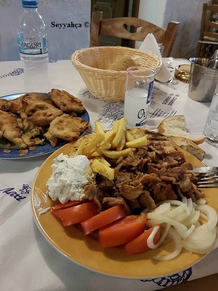 di-napoli-taverna-samos-yemek